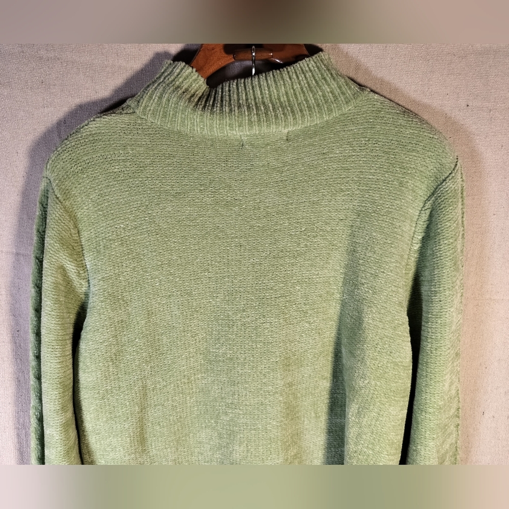 Vintage Woman's long green large Yarn Works sweater Irish knotwork design NICE! - Picture 7 of 7